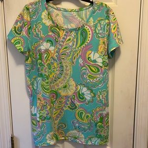 Women’s lilly Pulitzer tshirt size Large